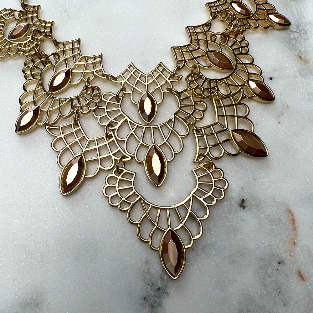NWT Macys gold and copper lace necklace